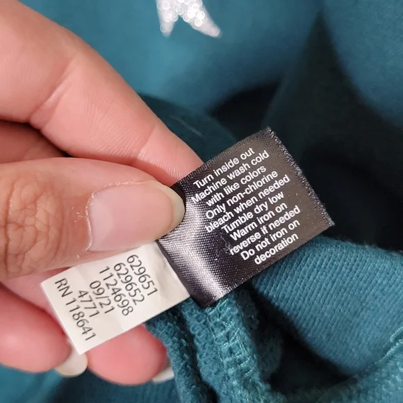 Lane Bryant Scattered Stars High-Low Graphic Sweatshirt Green/Silver PLUS 18/20 - Picture 14 of 15